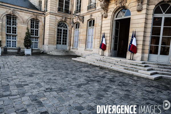 Barnier - derniere reunion avant l annonce