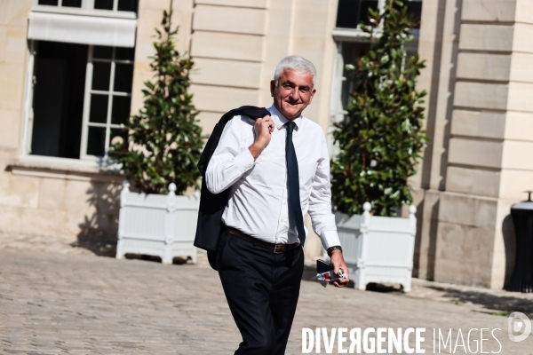 Barnier - derniere reunion avant l annonce