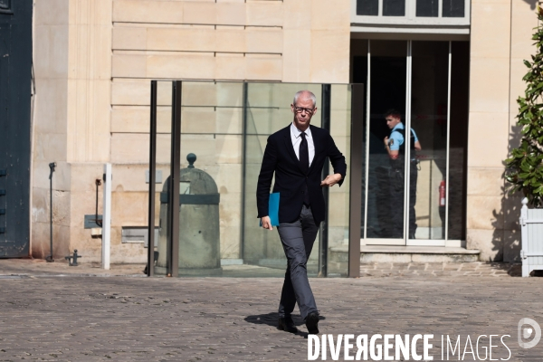Barnier - derniere reunion avant l annonce