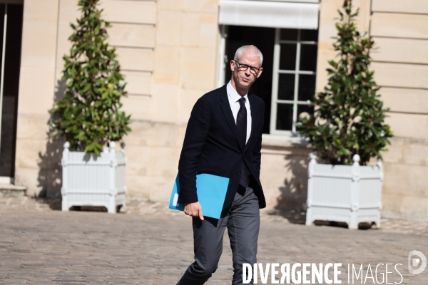 Barnier - derniere reunion avant l annonce