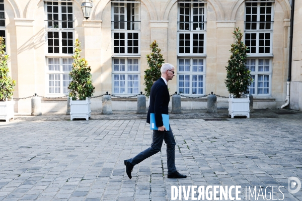Barnier - derniere reunion avant l annonce