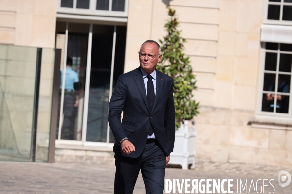 Barnier - derniere reunion avant l annonce
