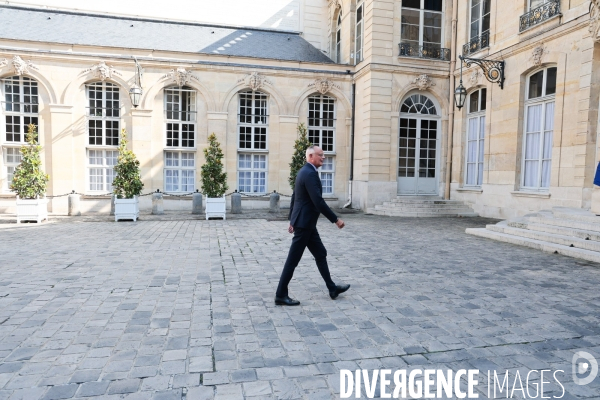 Barnier - derniere reunion avant l annonce