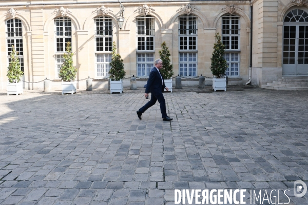 Barnier - derniere reunion avant l annonce