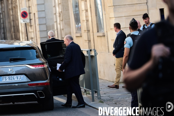 Barnier - derniere reunion avant l annonce