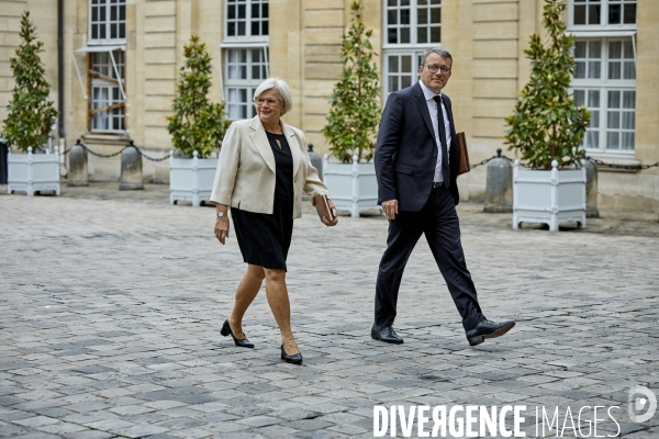 Premiere réunion du gouvernement Barnier à Matignon