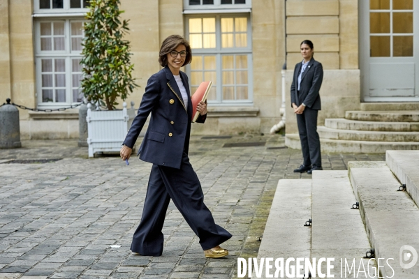 Premiere réunion du gouvernement Barnier à Matignon