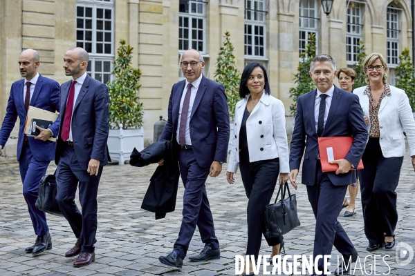 Premiere réunion du gouvernement Barnier à Matignon