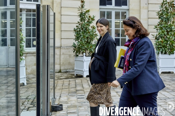 Premiere réunion du gouvernement Barnier à Matignon