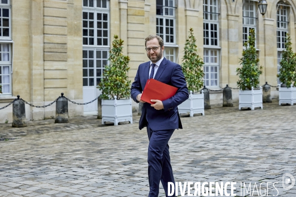 Premiere réunion du gouvernement Barnier à Matignon