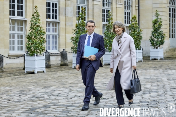 Premiere réunion du gouvernement Barnier à Matignon