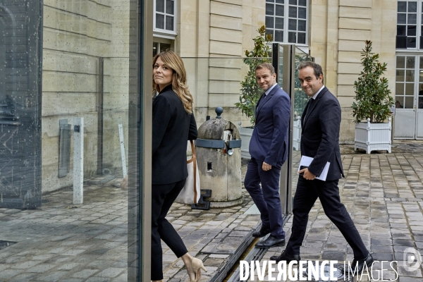 Premiere réunion du gouvernement Barnier à Matignon