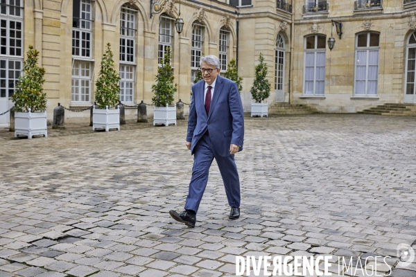 Premiere réunion du gouvernement Barnier à Matignon