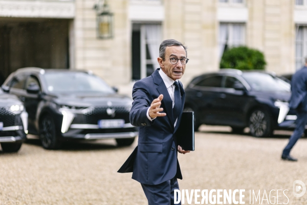 Premier conseil des ministres du gouvernement Barnier