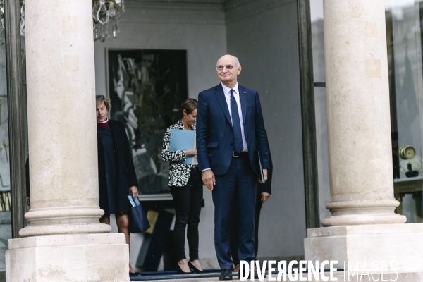 Premier conseil des ministres du gouvernement Barnier