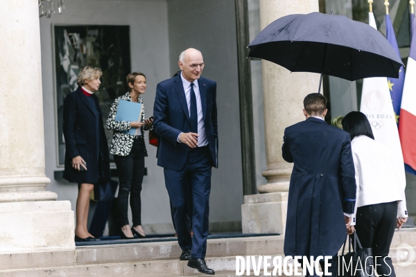 Premier conseil des ministres du gouvernement Barnier