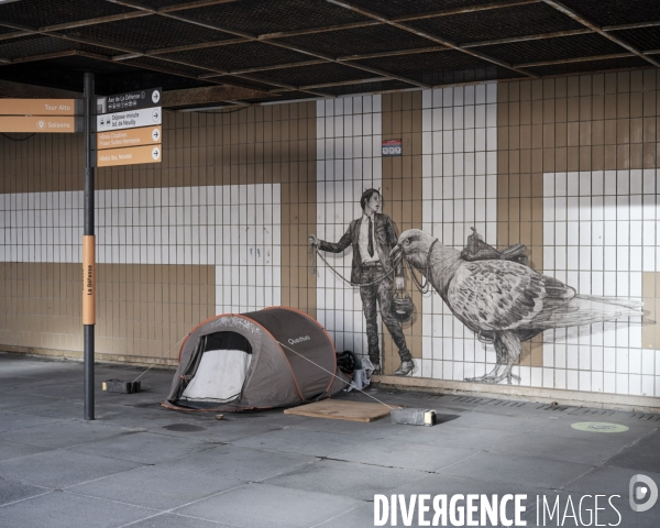 La Défense, la tente d’un sdf 