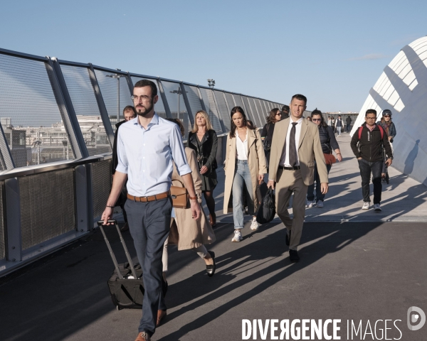 La passerelle Pleyel reliant la station de RER D à  la ligne 14 du métro
