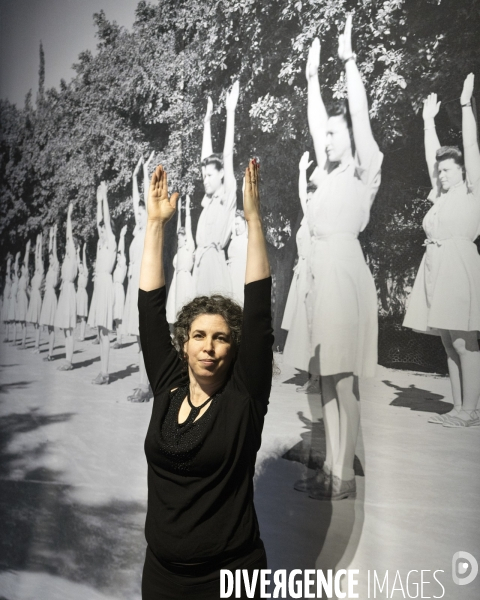 Portrait artiste Tami Notsani, artiste photographe