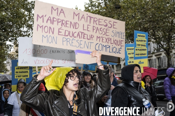Manifestation enfance en danger - les 400 000