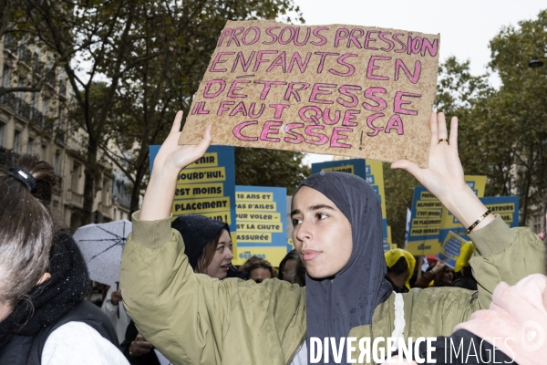 Manifestation enfance en danger - les 400 000