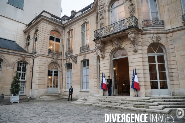 Gouvernement barnier - la reunion