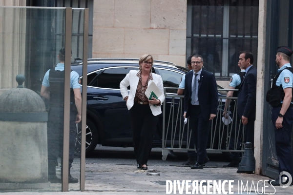 Gouvernement barnier - la reunion