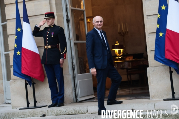 Gouvernement barnier - la reunion