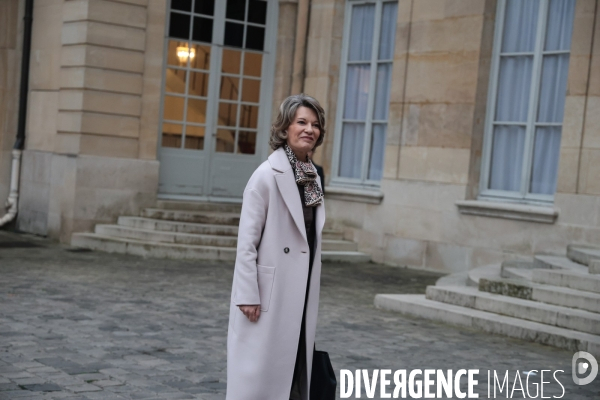 Gouvernement barnier - la reunion