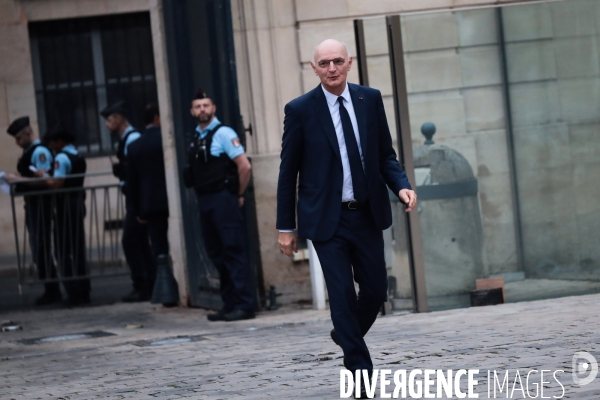 Gouvernement barnier - la reunion