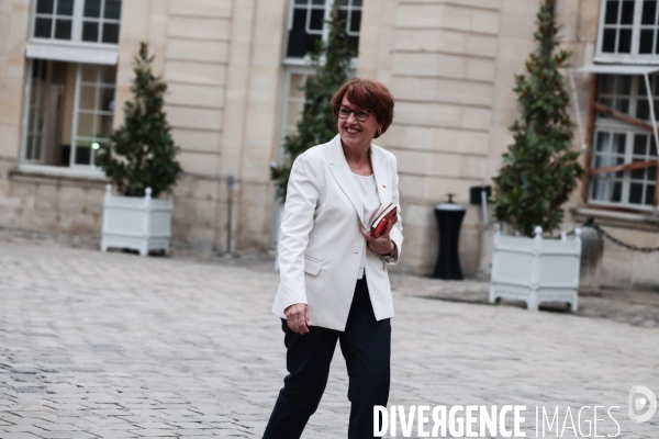 Gouvernement barnier - la reunion