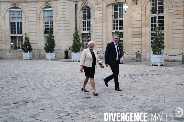 Gouvernement barnier - la reunion