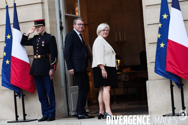 Gouvernement barnier - la reunion