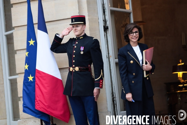 Gouvernement barnier - la reunion