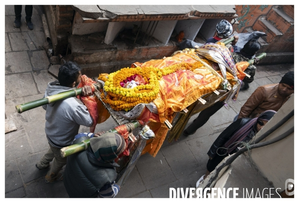 Death Hotel / 15 Days to die in Varanasi