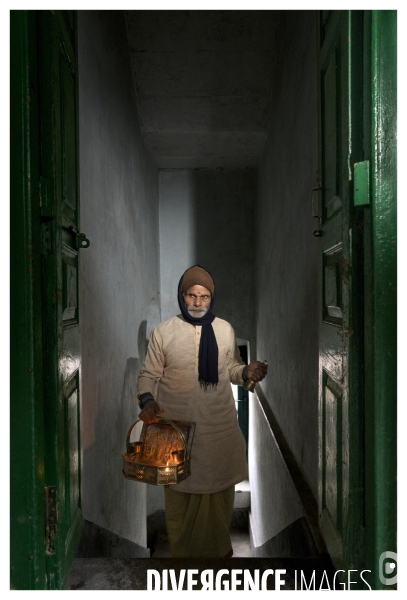 Death Hotel / 15 Days to die in Varanasi