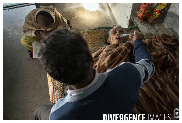 Death Hotel / 15 Days to die in Varanasi