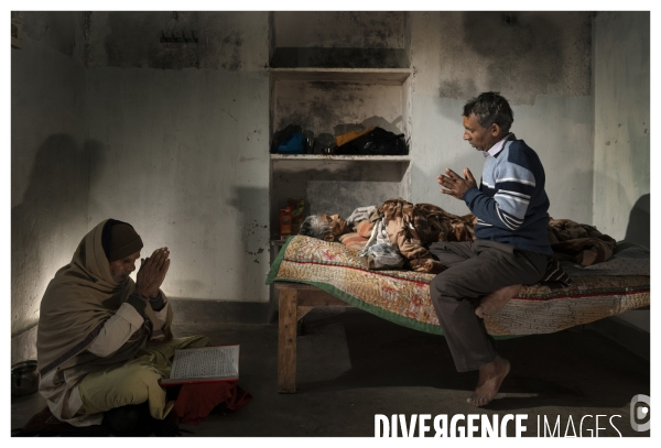 Death Hotel / 15 Days to die in Varanasi