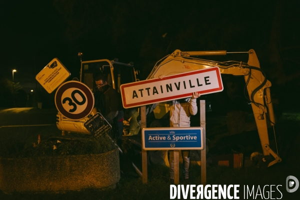 Inversion de panneaux de communes par les Jeunes Agriculteurs