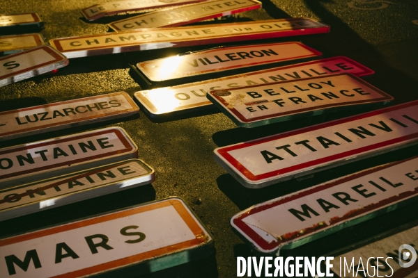 Inversion de panneaux de communes par les Jeunes Agriculteurs