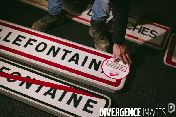 Inversion de panneaux de communes par les Jeunes Agriculteurs