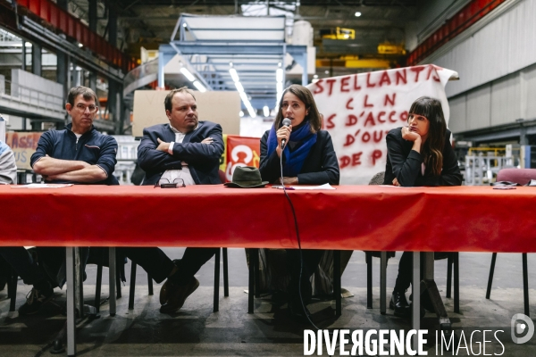 Conference debat à l Usine occupee de MA France Aulnay