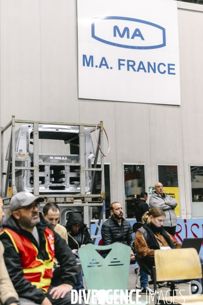 Conference debat à l Usine occupee de MA France Aulnay