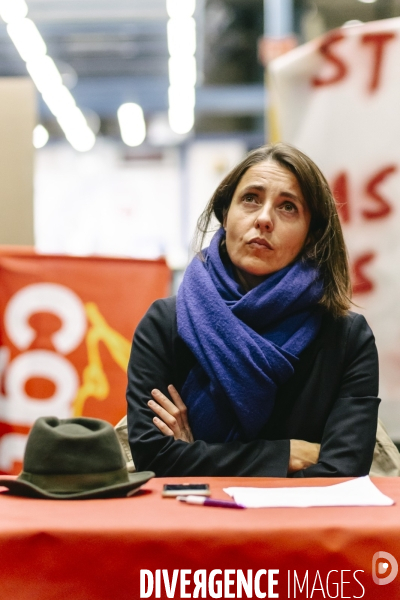 Conference debat à l Usine occupee de MA France Aulnay