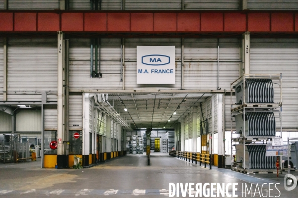 Conference debat à l Usine occupee de MA France Aulnay
