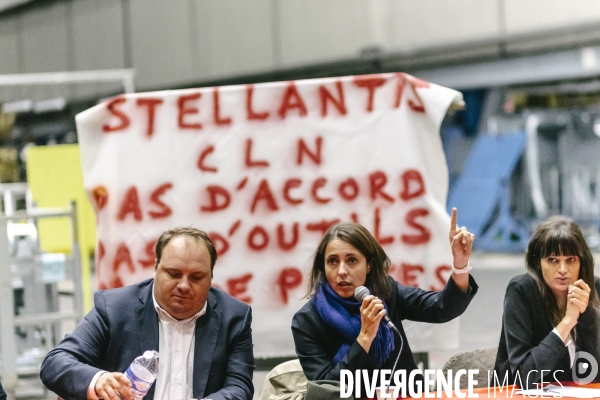 Conference debat à l Usine occupee de MA France Aulnay