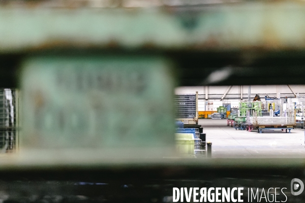 Conference debat à l Usine occupee de MA France Aulnay