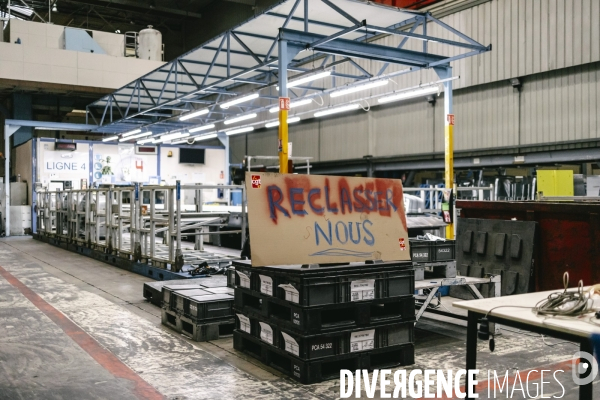Conference debat à l Usine occupee de MA France Aulnay