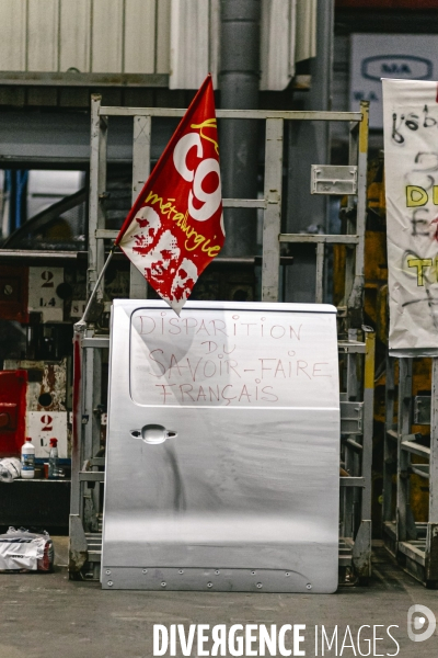 Conference debat à l Usine occupee de MA France Aulnay