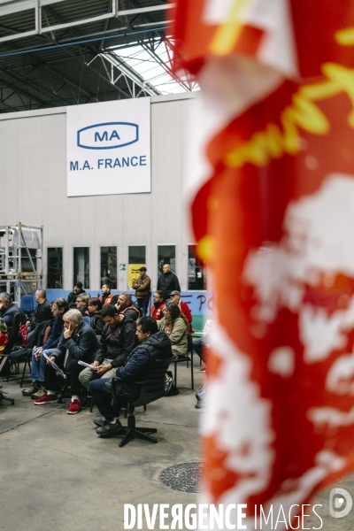 Conference debat à l Usine occupee de MA France Aulnay